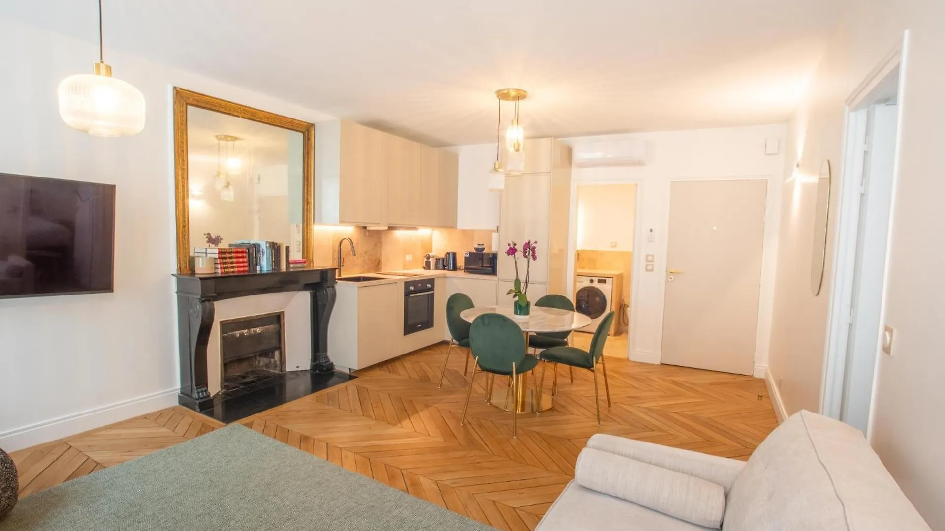 Quartier Libre Madeleine Apartment Paris