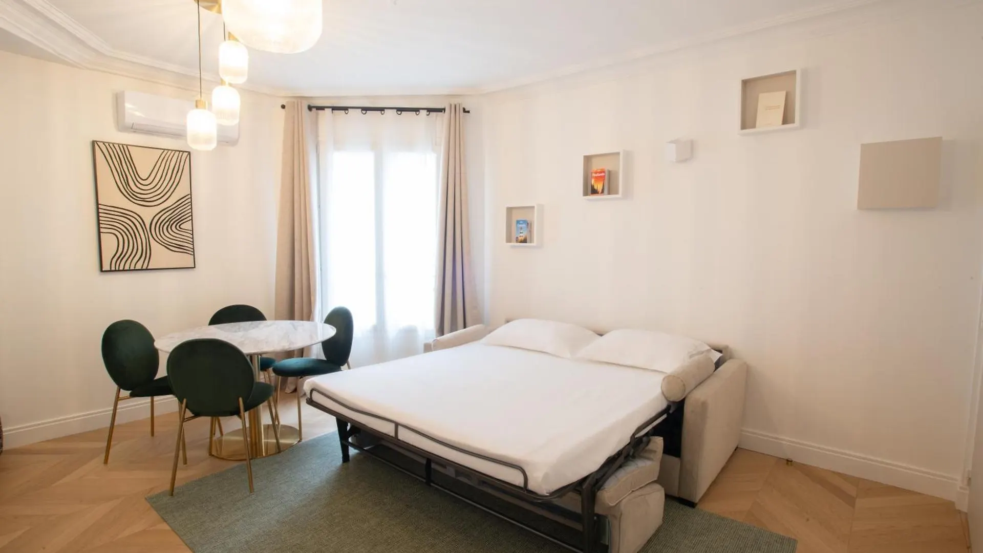 Quartier Libre Madeleine Apartment Paris France