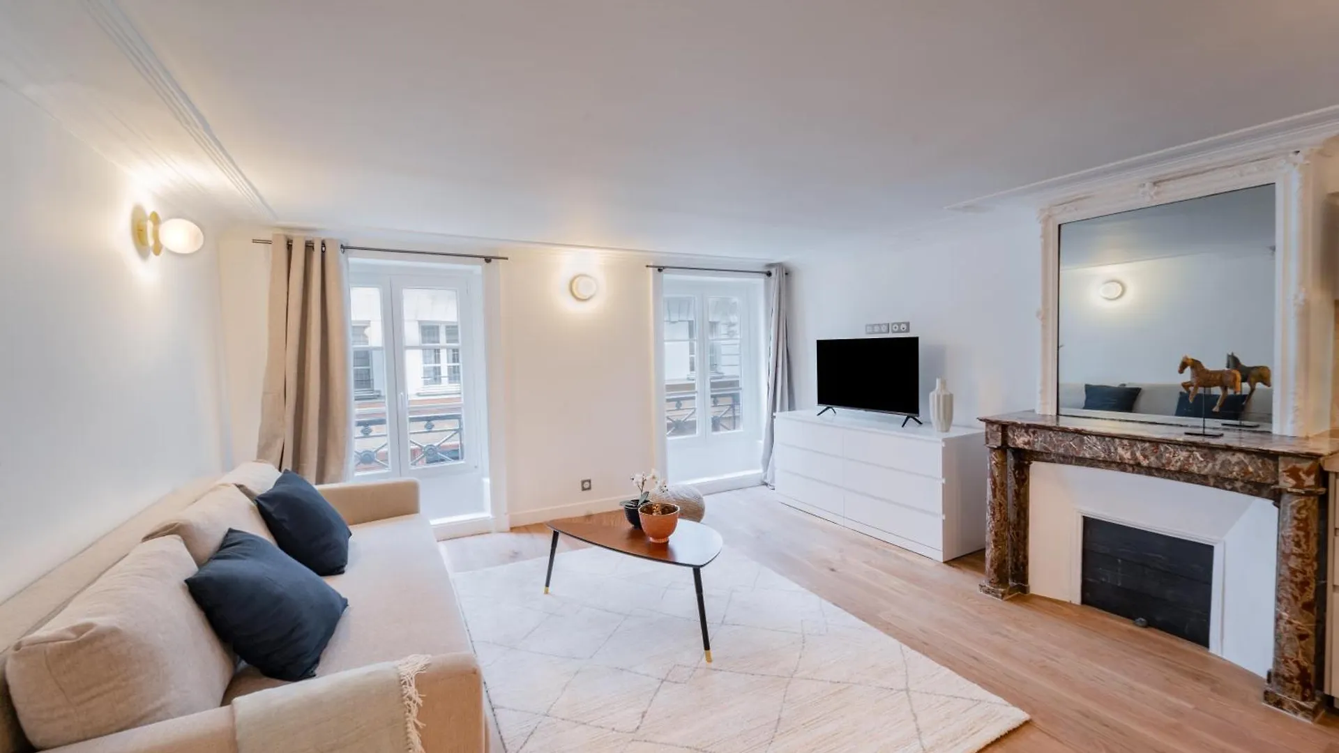 Quartier Libre Madeleine Apartment Paris France