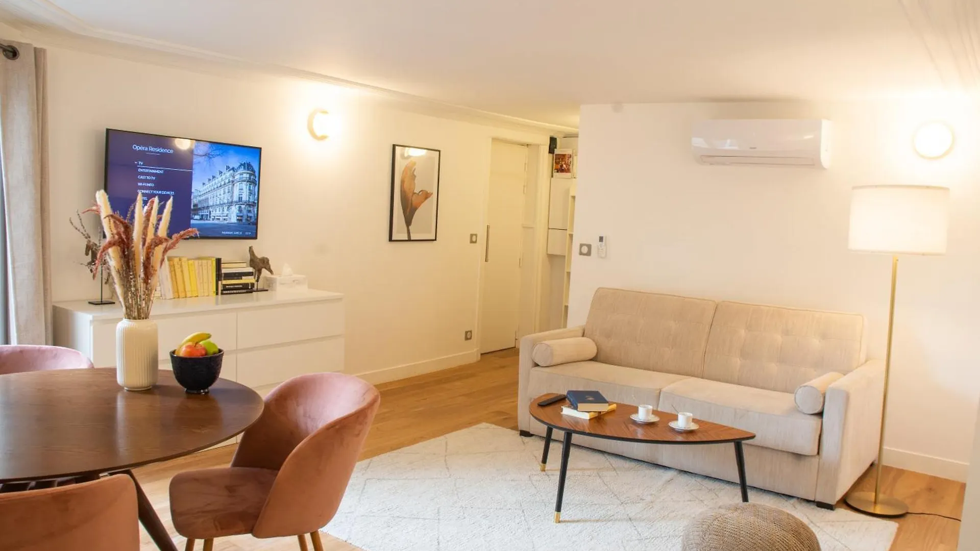 Quartier Libre Madeleine Apartment Paris France