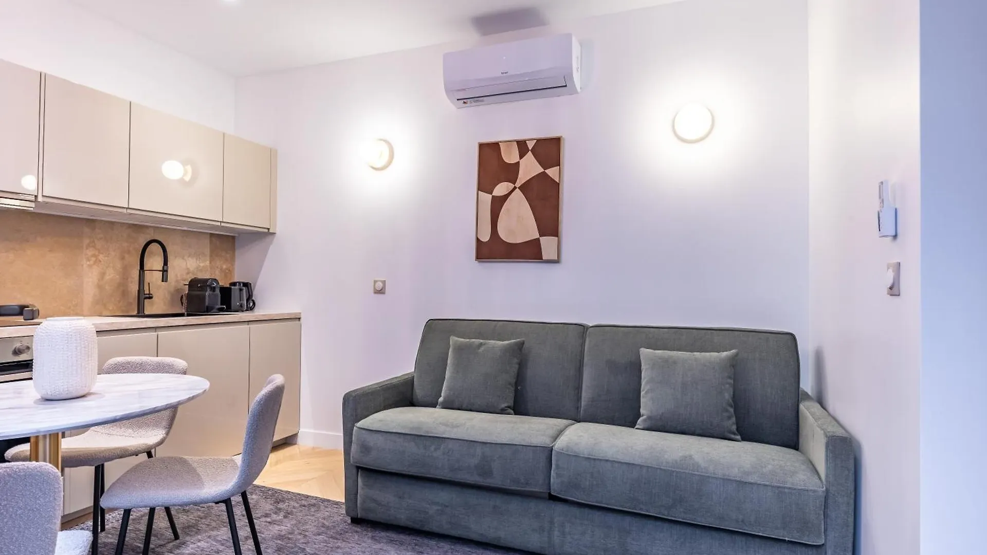 Quartier Libre Madeleine Apartment Paris France