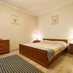 Nadezhda On Nauryzbay Batyra 37/1 Апартаменты Алматы