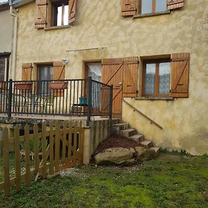  Сasa de vacaciones Maison Dans Un Village Calme Francia