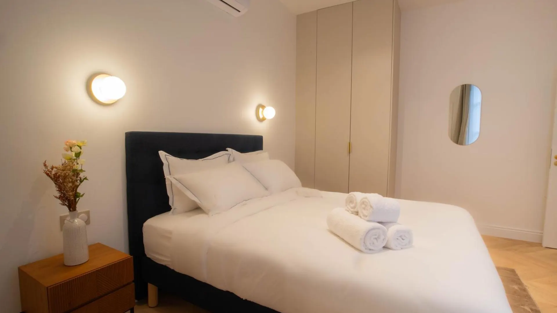 Quartier Libre Madeleine Apartment Paris France